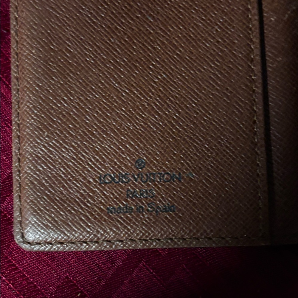 Louis Vuitton Monogram Key & Card Holder - Brown and Gold - Picture 6 of 6